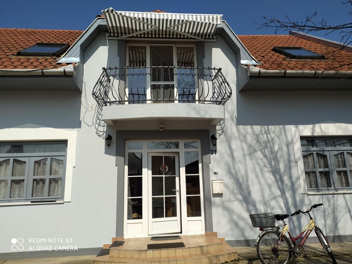 Hotel Janosi Vendeghaz Tiszafüred Exterior foto